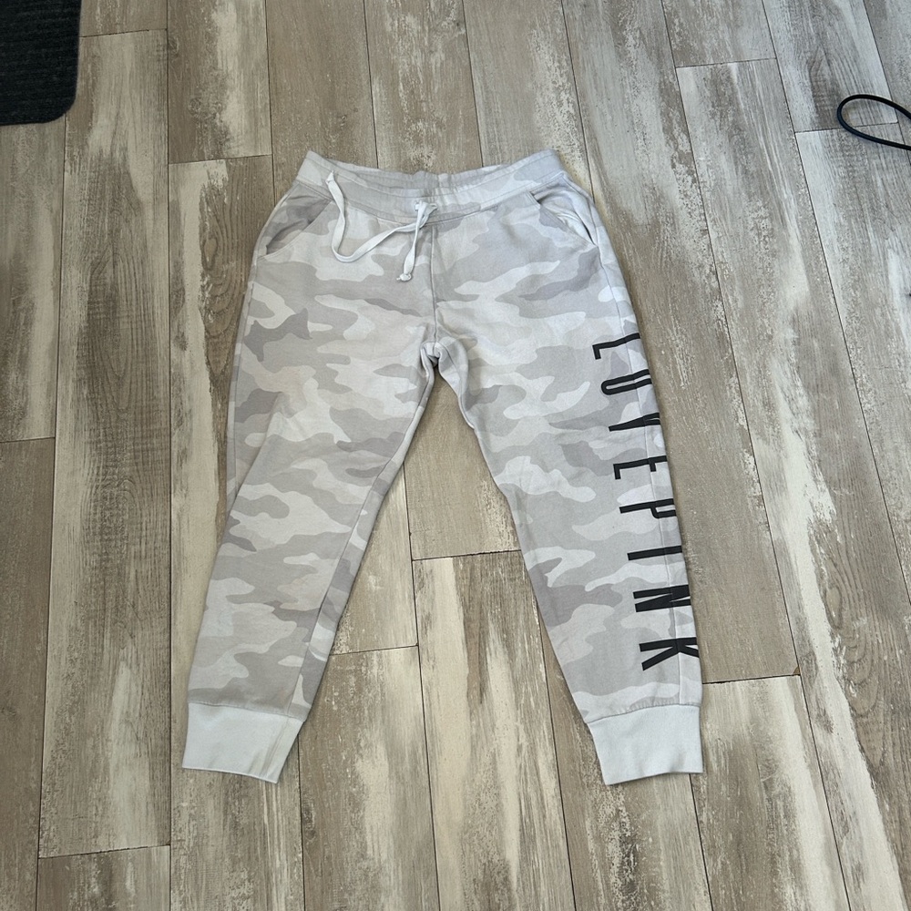 Vs pink rhtf size large white camo joggers size large